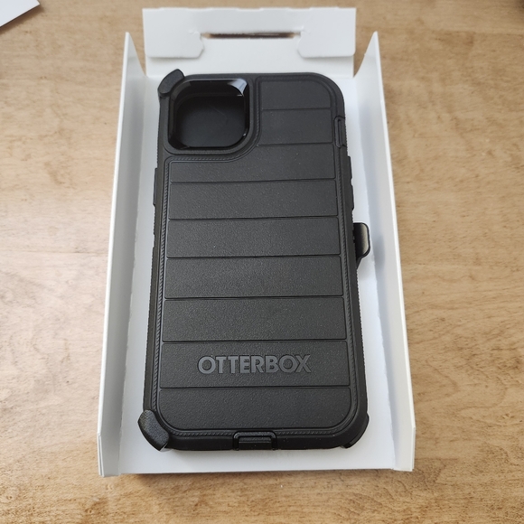 Otterbox Defender Pro for iPhone 15 Plus - Picture 3 of 3